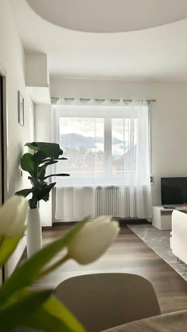 Luxury Apartment With View Como Exterior photo